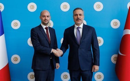 SON DAKİKA HABERLER: Dışişleri Bakan Fidan Hakan, Fransız mevkidaşı Barrot ile görüştü