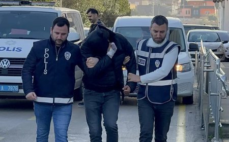 Tartışma büyüdü, eski karı koca birbirini dövdü