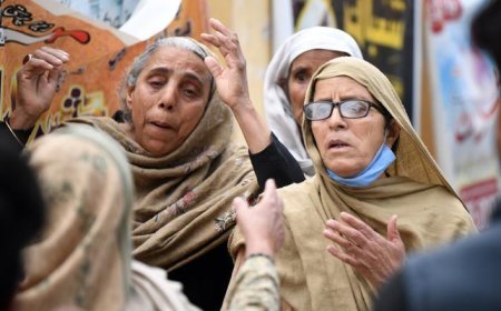 Pakistan'da camide şiddetli patlama! Bölgeden sıcak görüntüler