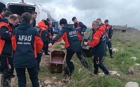 İzmir'de otomobil, dere üzerindeki köprüden geçerken sele kapıldı! 2 kişi hayatını kaybetti