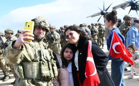 Almanya'da NATO tatbikatına katılacak Mehmetçikleri, aileleri uğurladı