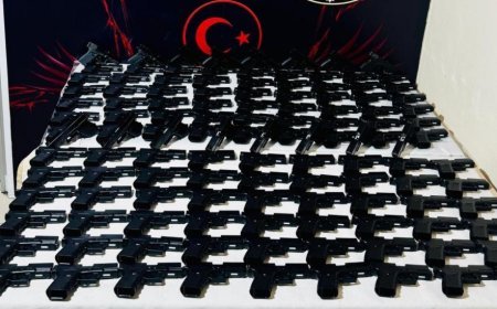 Güvercin kümesinden cephanelik çıktı. 124 tabanca ele geçirildi