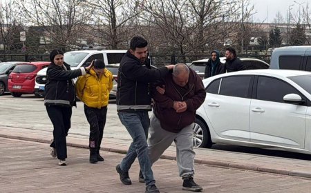 Bulgaristan plakalı otomobilde 24,5 kilo skunk ele geçirildi; 2 tutuklama