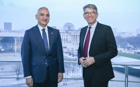 Almanya'da Göbeklitepe sergisi. Bakan Ersoy ve Alman Bakan sergi öncesi buluştu