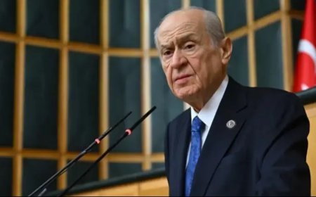Bahçeli'den kürsü işgaline tepki. "Yeni bakanlarımızın sonuna kadar yanındayız"