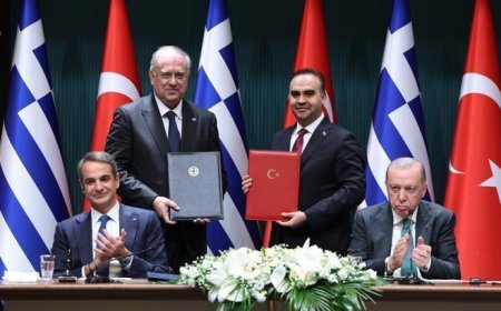 Bakan Kacır, Yunan mevkidaşı Theodorikakos ile bir araya geldi