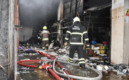 Ordu Toptancılar Sitesi'nde yangın. Alevler yandaki iş yerine de sıçradı