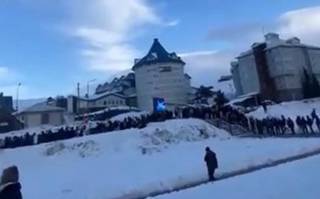 Uludağ'da 1 kilometre teleferik kuyruğu