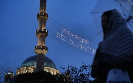 Ramazan ayının müjdecisi! Mahyalar tek tek yandı