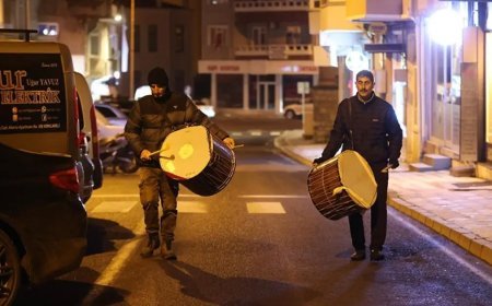 Davulcuların sahur mesaisi başladı