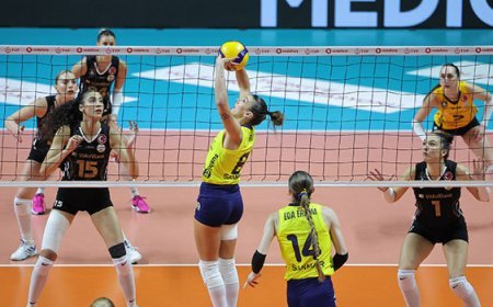Sultanlar Ligi'nde dev maç! VakıfBank Fenerbahçe Medicana ile karşılaşacak