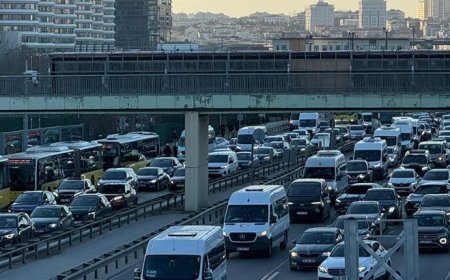 İstanbul'da iki yakada da trafik çilesi! Yoğunluk yüzde 85'i gördü