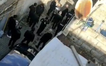 Gündüz vakti eve giren hırsızlar iki kadına darbetti