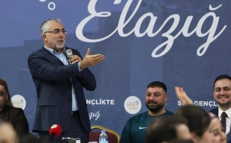 Bakan Işıkhan, Elazığ'da gençlerle sahurda bir araya geldi