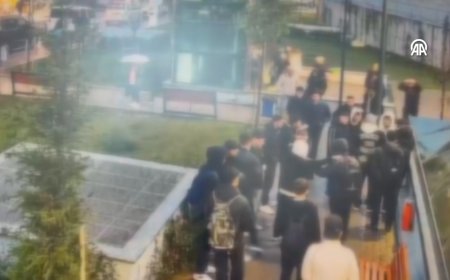 Bağcılar'da metro çıkışında dehşet. Bıçaklanan kişinin ailesini tehdit eden 3 kişi tutuklandı