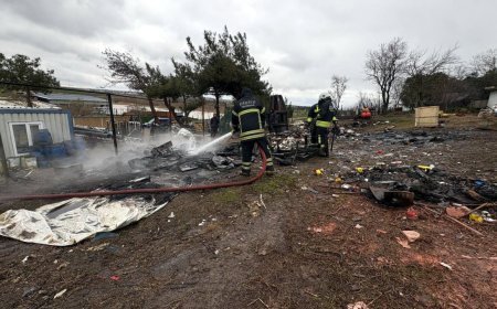 Hurdalıktan otluk alana sıçrayan yangın, büyümeden söndürüldü