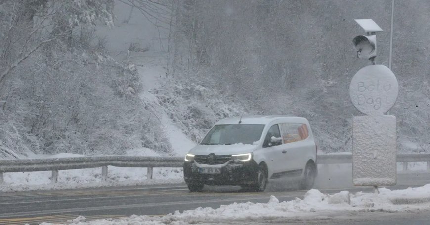 Bolu Dağı geçişinde kar etkili oluyor