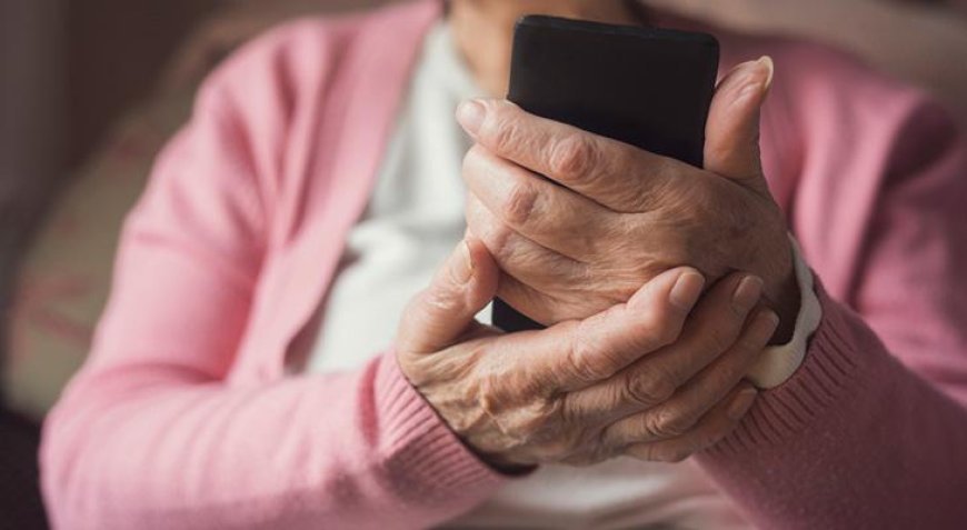 200 kez acil yardım hattını aradı, telefonuna el konuldu! 'Tek kelime dahi etmiyor'