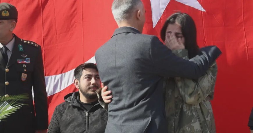 3 yıldır saklıyordu. Asrın felaketinde kendisine parkasını veren albayla buluştu