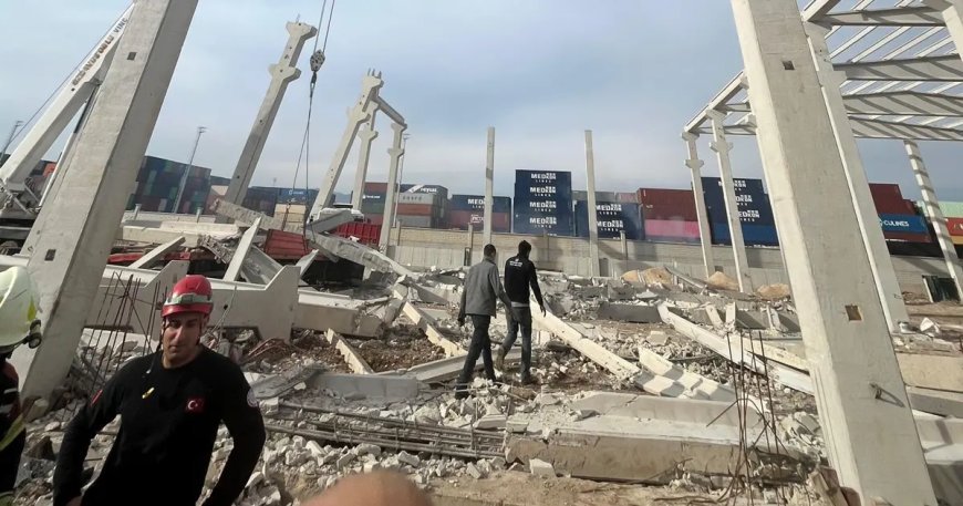 Mersin'de inşaat şantiyesinde beton bloklar devrildi. 2'si ağır 3 yaralı