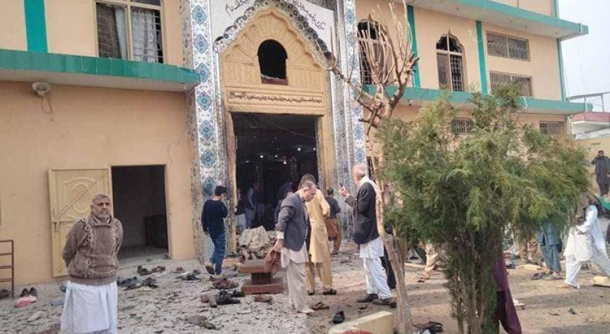 Pakistan'da Cuma namazı sırasında camide şiddetli patlama! Çok sayıda ölü ve yaralı var