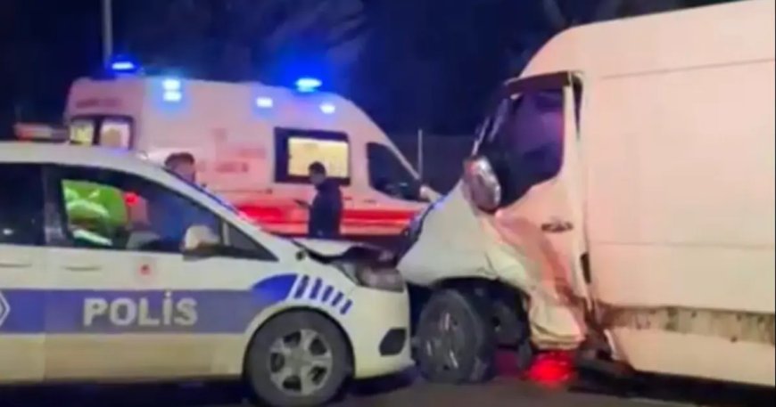 Devriyedeki polis ekibi kaza yaptı. 3 yaralı