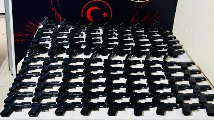 Güvercin kümesinden cephanelik çıktı. 124 tabanca ele geçirildi