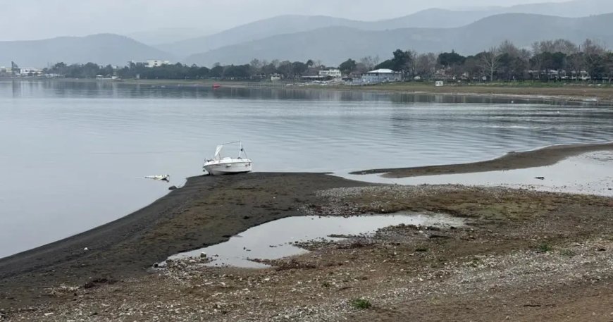 İznik Gölü'nde kuraklık alarmı. Yağışlara rağmen çekilme sürüyor
