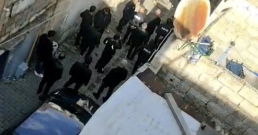 Gündüz vakti eve giren hırsızlar iki kadına darbetti