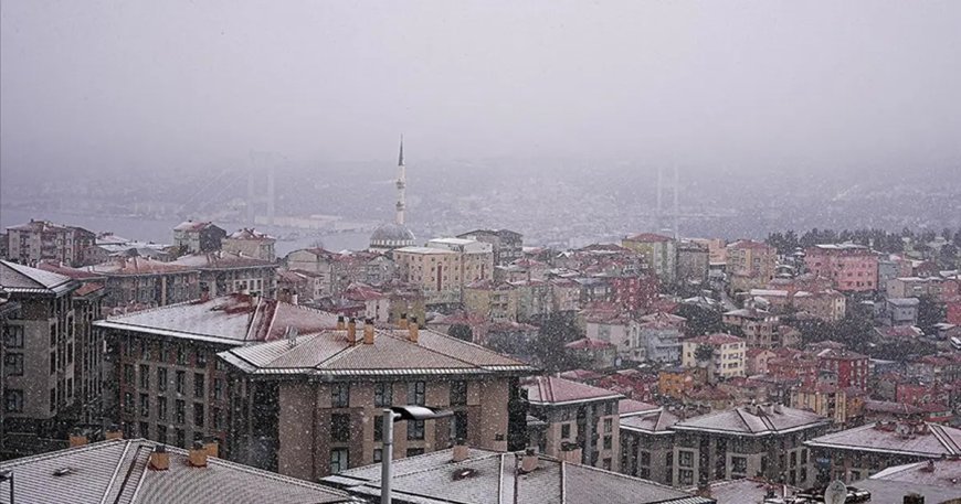 İstanbul'da hava sıcaklığı saat saat düşecek. Dikkat! Sulu kar yağışı bekleniyor