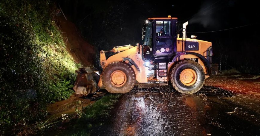 Perşembe'de sağanak: 10 ayrı bölgede heyelan