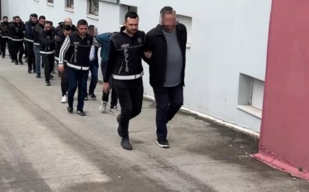 Telefon bayii görünümlü tefeci ağı çökertildi! Adana’da milyonluk senet ve nakit para ele geçirildi