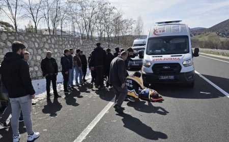 İstinat duvarına çarpan otomobil devrildi: 5 yaralı