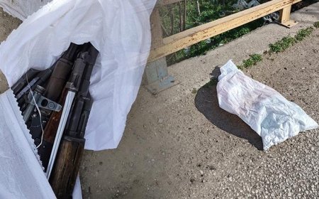 Yer: Hatay! Polisten kaçarken içi kalaşnikof dolu çuvalı yola attılar