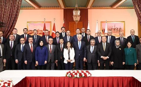 Kurtulmuş, Milli Dayanışma, Kardeşlik ve Demokrasi Komisyonu üyeleriyle iftarda bir araya geldi