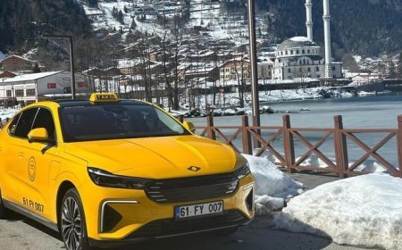 Görenler telefonuna sarıldı: TOGG ilk kez taksi oldu