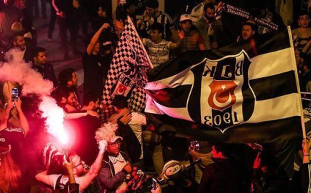 Beşiktaş Çarşı'dan anlamlı ziyaret: Ankara'da Muhsin Yazıcıoğlu'na saygı!