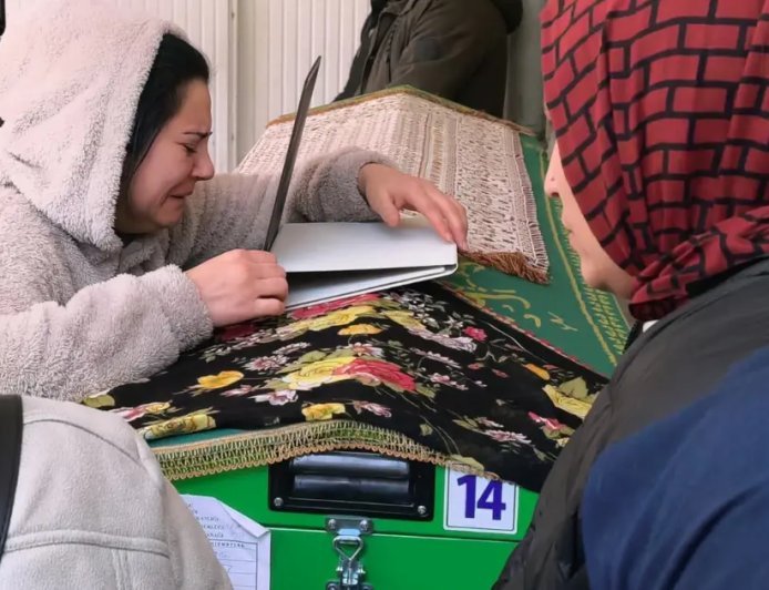 El freni çekilmeyen otomobil can aldı. Küçük Öykü'ye annede acı veda