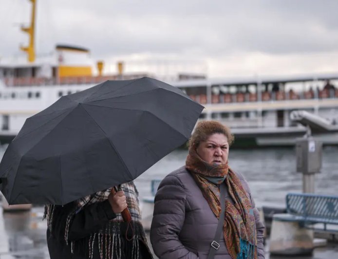 İstanbul'da bayramda hava nasıl olacak? Valilikten soğuk ve yağış uyarısı