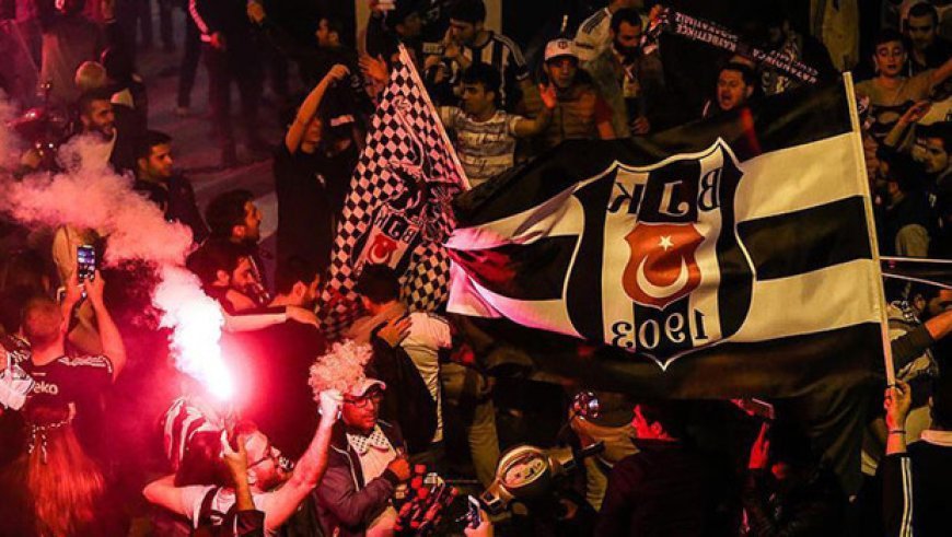 Beşiktaş Çarşı'dan anlamlı ziyaret: Ankara'da Muhsin Yazıcıoğlu'na saygı!