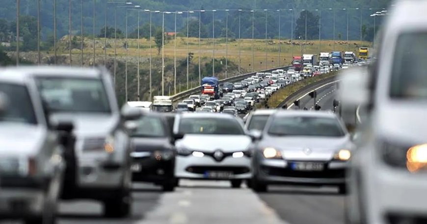 Bayram trafiğinde dikkat. Şehir içi 5 şehir dışı 10 kilometre. Yeni cezalar yürürlükte, radarlar çalışıyor
