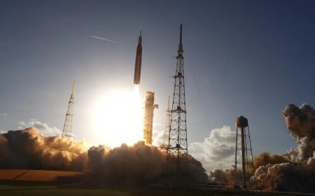 Tarihi uçuş başladı. Yarım asır sonra Ay yolculuğu