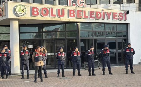 Bolu Belediyesi'nde arama. Bazı evraklara ve dijital materyallere el konuldu
