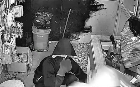 150 bin liralık ürün çaldılar: ''Sıfır telefonları al''