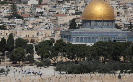 İsrail polisi, Mescid-i Aksa avlusunda 2 kadın ve 1 görevliyi gözaltına aldı