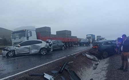 Ortalık savaş alanına döndü! Aksaray'da yolcu otobüsü 10 araca çarparak durabildi