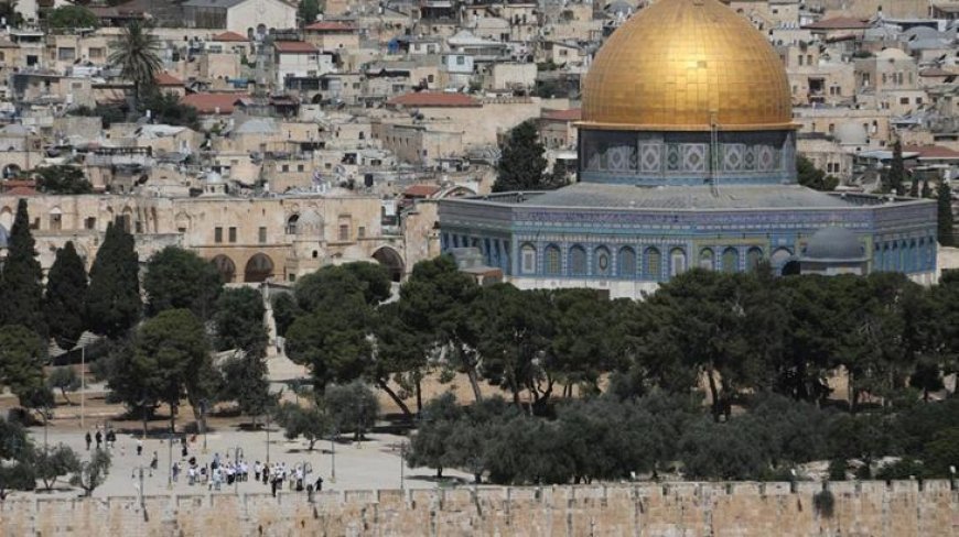 İsrail polisi, Mescid-i Aksa avlusunda 2 kadın ve 1 görevliyi gözaltına aldı