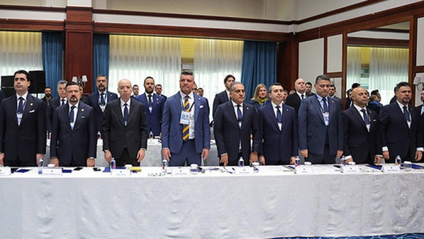 Fenerbahçe Yüksek Divan Kurulu Toplantısı düzenleniyor! Aziz Yıldırım patladı: Bu Sidiki Cherif'i kim aldı?