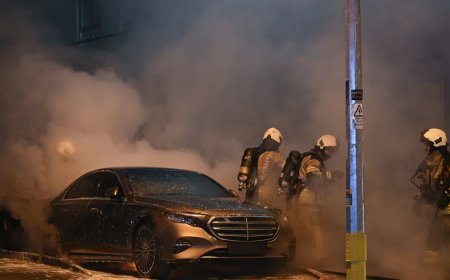Kadıköy'de milyonluk araçlar küle döndü