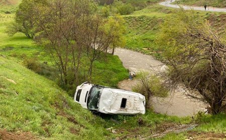Bitlis'te kontrolden çıkan minibüs şarampole devrildi! Çok sayıda yaralı var